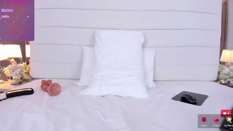 Snapshot of charlotte93x chatting on February 4, 2025, 2:21 pm Charlotte online show from February 4, 2025, 2:21 pm