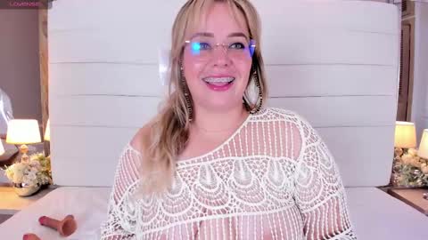 Snapshot of charlotte93x chatting on February 11, 2025, 2:35 pm Charlotte online show from February 11, 2025, 2:35 pm