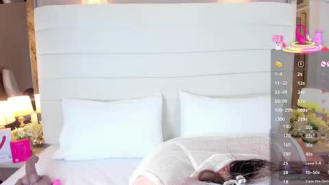 Snapshot of charlotte93x chatting on September 15, 2025, 11:43 am Charlotte online show from September 15, 2025, 11:43 am