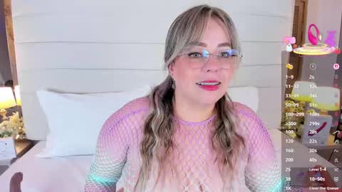 Snapshot of charlotte93x chatting on September 17, 2025, 11:56 am Charlotte online show from September 17, 2025, 11:56 am