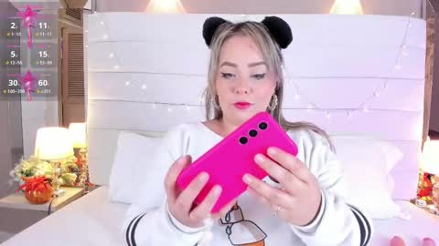 Snapshot of charlotte93x chatting on October 7, 2025, 12:02 pm Charlotte online show from October 7, 2025, 12:02 pm