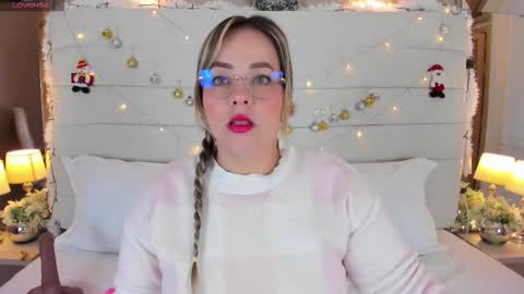 Snapshot of charlotte93x chatting on December 2, 2025, 11:48 am Charlotte online show from December 2, 2025, 11:48 am