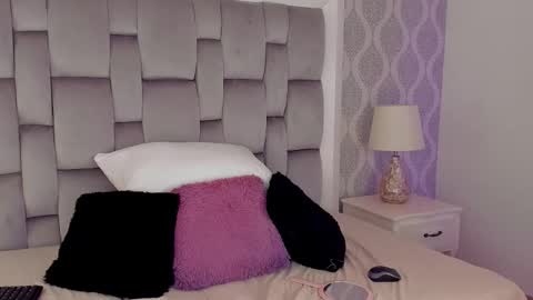 Snapshot of charlotte__08 chatting on January 9, 2026, 8:32 pm Charlotte online show from January 9, 2026, 8:32 pm