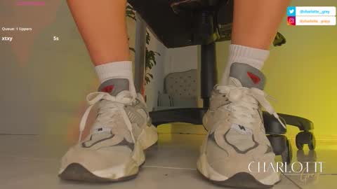 charlotte  grey online show from November 10, 2025, 6:29 pm