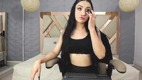 Charlotte colee online show from December 5, 2024, 11:49 am