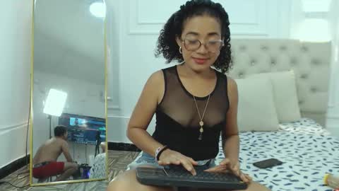 Snapshot of charlotte_dante212 chatting on October 24, 2025, 4:53 am charlottte y dante online show from October 24, 2025, 4:53 am