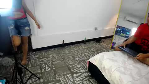 Snapshot of charlotte_dante212 chatting on December 5, 2025, 4:21 am charlottte y dante online show from December 5, 2025, 4:21 am