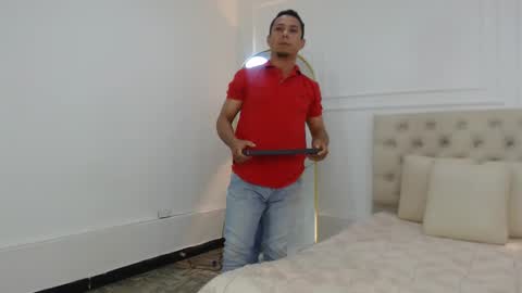 Snapshot of charlotte_dante212 chatting on December 14, 2025, 5:24 am charlottte y dante online show from December 14, 2025, 5:24 am