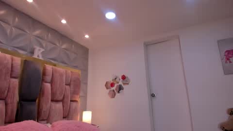 Snapshot of charlotte_icee chatting on February 6, 2026, 4:21 pm Charlotte Icee online show from February 6, 2026, 4:21 pm