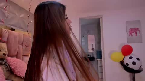 Snapshot of charlotte_icee chatting on June 30, 2026, 1:01 pm Charlotte Icee online show from June 30, 2026, 1:01 pm