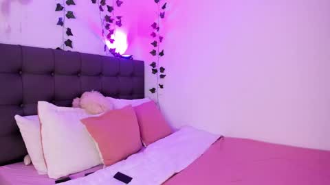 Charlotte james online show from March 7, 2025, 1:31 am