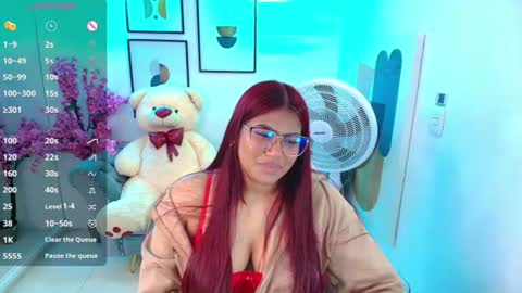 charlotte_stoonee online show from June 20, 2026, 4:26 am
