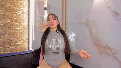 Snapshot of charlotte_thompson10 chatting on October 27, 2025, 9:30 pm charlotte online show from October 27, 2025, 9:30 pm