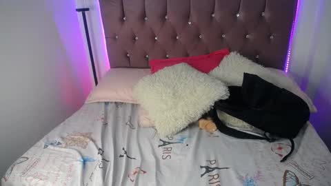 Snapshot of charlotte_walker1 chatting on March 10, 2025, 5:11 am charlotte_walker1 online show from March 10, 2025, 5:11 am