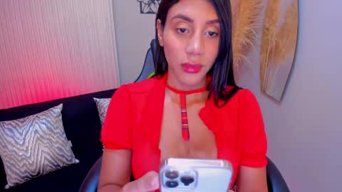 Snapshot of charlottecox_ chatting on October 6, 2025, 8:06 pm Charlotte online show from October 6, 2025, 8:06 pm