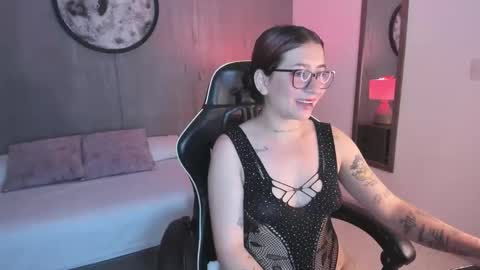 Snapshot of charlottee27_ chatting on February 8, 2026, 2:15 am Charlottee online show from February 8, 2026, 2:15 am