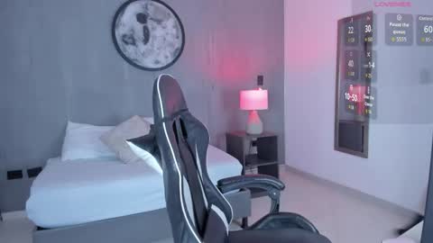 Snapshot of charlottee27_ chatting on February 19, 2026, 2:18 am Charlottee online show from February 19, 2026, 2:18 am