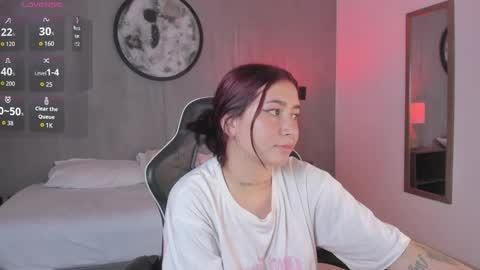 Snapshot of charlottee27_ chatting on March 1, 2026, 9:22 am Charlottee online show from March 1, 2026, 9:22 am