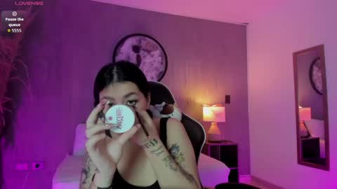 Charlottee online show from May 27, 2026, 2:08 am