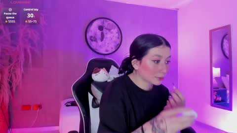 Charlottee online show from May 29, 2026, 2:31 am