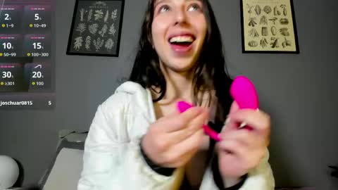 charlottee_love_ online show from April 17, 2026, 11:24 am