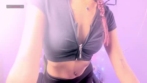 Snapshot of charlotteee_02 chatting on September 30, 2025, 4:06 am charlotteee online show from September 30, 2025, 4:06 am