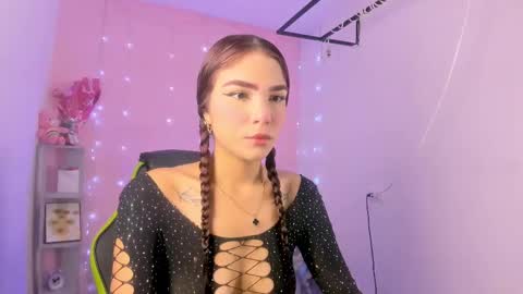 Snapshot of charlotteee_02 chatting on October 6, 2025, 3:59 am charlotteee online show from October 6, 2025, 3:59 am