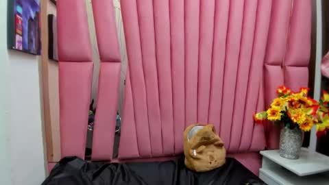 charlottestuart_ online show from April 10, 2026, 4:50 am