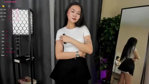 Sarah online show from November 14, 2025, 11:42 am