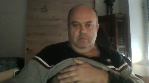 charly online show from November 21, 2025, 8:46 am