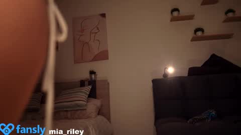 Snapshot of charming_angel_ chatting on September 9, 2025, 2:44 am Marseline Chaturbelle online show from September 9, 2025, 2:44 am