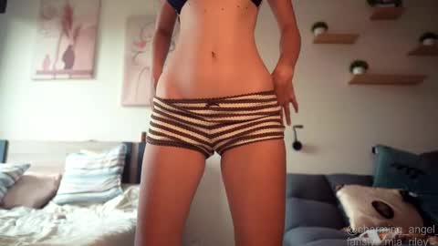 Snapshot of charming_angel_ chatting on November 12, 2025, 3:07 am Marseline Chaturbelle online show from November 12, 2025, 3:07 am