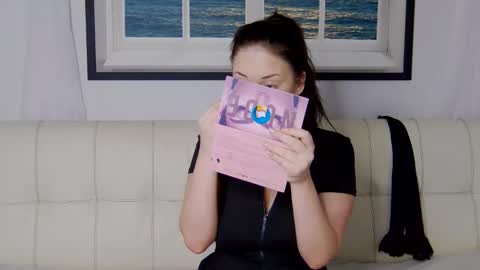 charming_lolla online show from October 31, 2025, 3:18 am