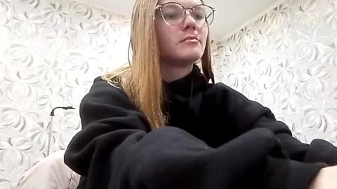 Snapshot of chauknispel chatting on May 26, 2026, 10:39 pm Olivia online show from May 26, 2026, 10:39 pm