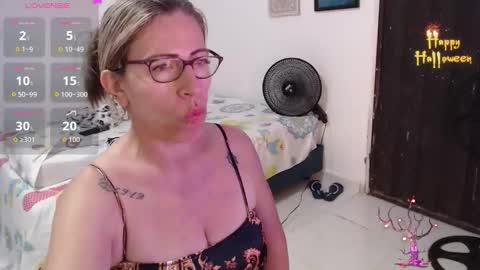 CHAYLA VICTORIA RUIZ  online show from October 17, 2025, 11:40 pm