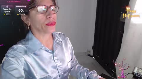 CHAYLA VICTORIA RUIZ  online show from November 15, 2025, 11:07 am