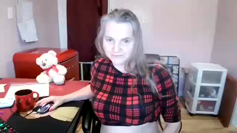 chealsiek online show from November 15, 2025, 2:02 pm