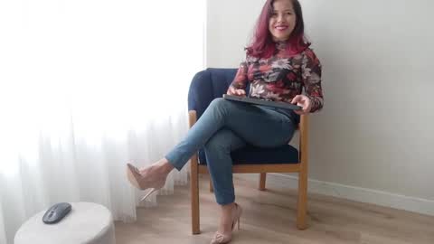 Snapshot of cheek_chic12 chatting on November 11, 2025, 5:13 pm Regina Phalange online show from November 11, 2025, 5:13 pm