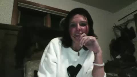 CheekyBee online show from February 12, 2025, 3:29 am