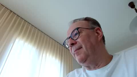 cheer2u2 online show from April 7, 2026, 1:44 pm