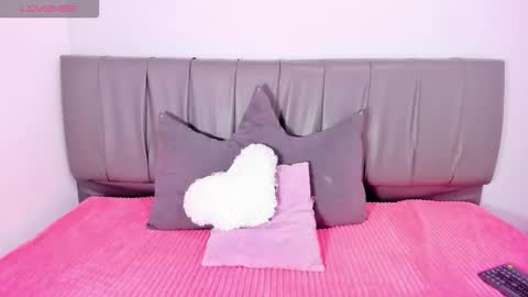 Snapshot of cheerlynn chatting on October 24, 2025, 3:52 pm Cherlyn online show from October 24, 2025, 3:52 pm