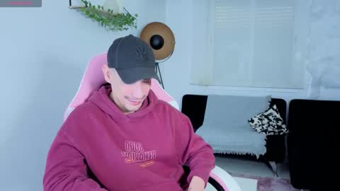 Snapshot of cheis_johans chatting on February 24, 2026, 11:19 am cheis_johans online show from February 24, 2026, 11:19 am