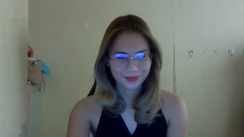 chelly4u69 online show from October 15, 2025, 2:44 am