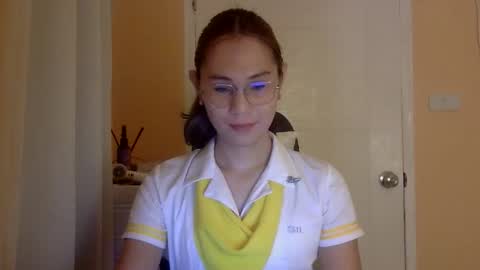 chelly4u69 online show from December 20, 2025, 4:19 am