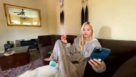 chellybear101 online show from July 15, 2026, 9:09 pm