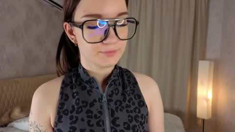 Snapshot of chelseafarro chatting on May 27, 2026, 6:49 pm Alice online show from May 27, 2026, 6:49 pm