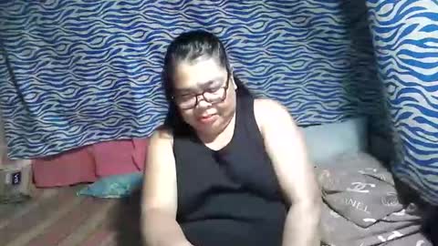 Snapshot of chenita_kits chatting on October 19, 2025, 2:29 pm chenita_kits online show from October 19, 2025, 2:29 pm