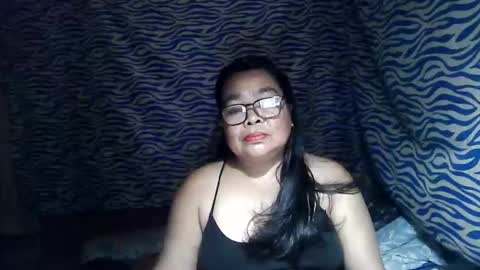 Snapshot of chenita_kits chatting on November 22, 2025, 12:37 pm chenita_kits online show from November 22, 2025, 12:37 pm