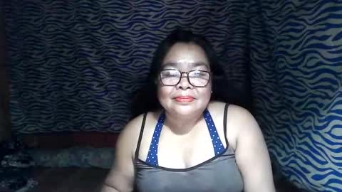 Snapshot of chenita_kits chatting on December 15, 2025, 11:14 am chenita_kits online show from December 15, 2025, 11:14 am
