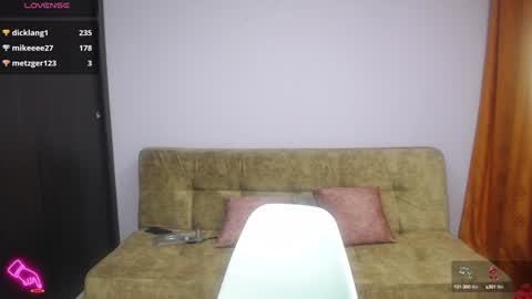 Snapshot of cherry_bigass_ chatting on January 18, 2025, 5:52 am Allison online show from January 18, 2025, 5:52 am
